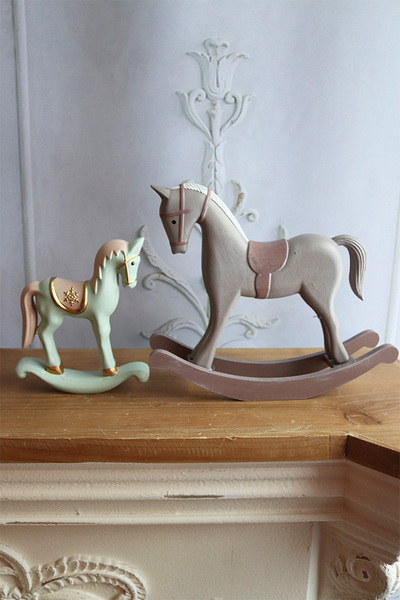Konik na Biegunach Mint, figurka dekoracyjna, drewniana