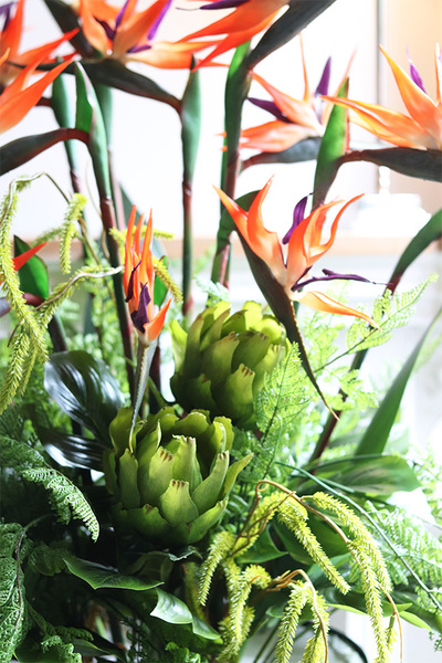 Strelicja Palace, kompozycja w metalowej misie