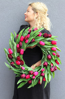 Witaj Wiosno Energy, wianek z tulipanów