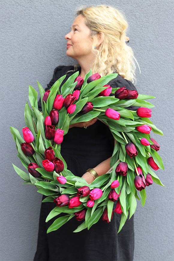 Witaj Wiosno Energy, wianek z tulipanów