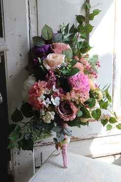 Gertruda Rose, bukiet nagrobny, wys.59cm