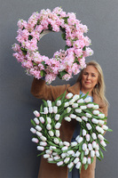 Bzy w Maju, różowy wianek z bzem