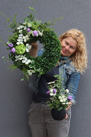 Hilltonia Spring Decor, kompozycja kwiatowa w naczyniu	