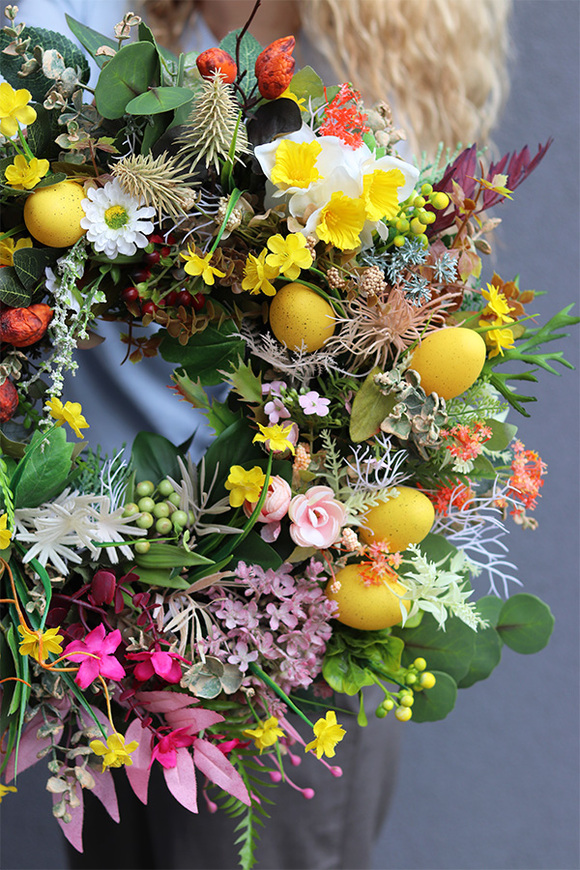 Tęcza Wielkanocna, wielkanocny wianek na drzwi z jajkami