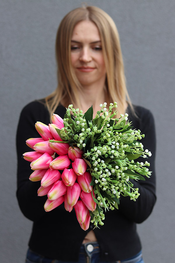 Tulippo New Design Candy, nowoczesny bukiet nagrobny we wkładzie