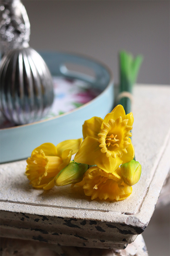 bukiet silikonowych wiosennych żonkili