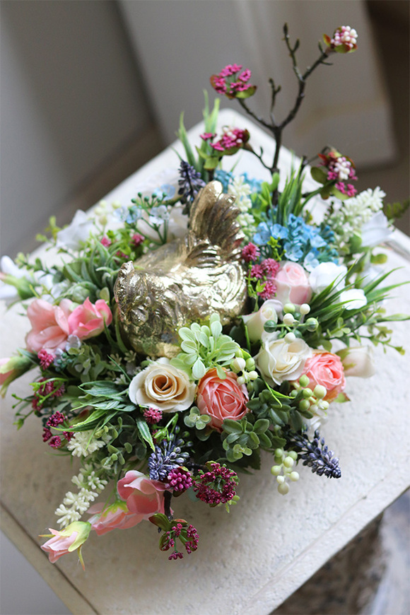 stroik wielkanocny ze złotą kurą, Wiosna w Domu