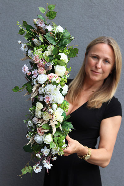 Longia Genova, podłużna kompozycja kwiatowa, wym.20x70cm 