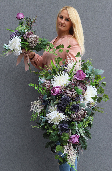 Selenida Lucilea, wiązanka nagrobna z astrami, dł.83cm