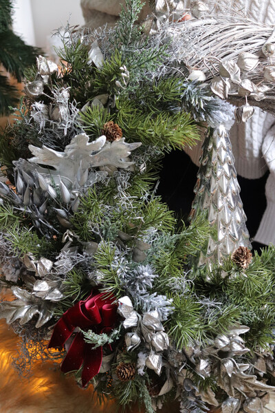 Srebrna Choinka Xmas, świąteczny wianek na drzwi