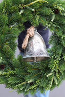 Zielona Wigilia, wianek iglasty z dzwonem, śr.58cm 