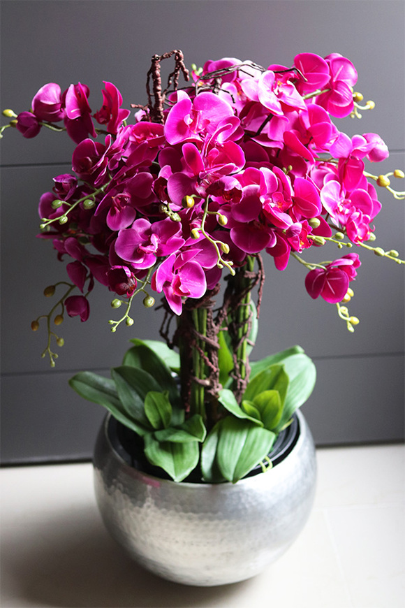 Fuksja Silver Apratment, sztuczny storczyk w srebrnej donicy