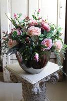 Figaro Cinderella 2, efektowna kompozycja kwiatowa w lustrzanym wazonie, wys.48cm