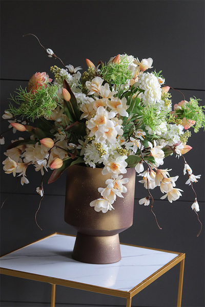 Nemilana, wiosenna kompozycja w pucharze