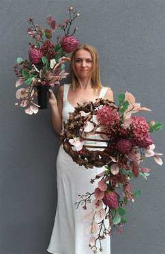 Purple Nature, nowoczesny bukiet nagrobny we wkładzie, dł.67cm  