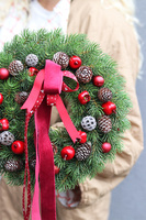 Czerwona Kokarda 2, wianek zimowo - bożonarodzeniowy