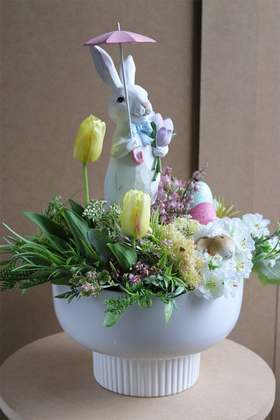 Easter Place, stroik wielkanocny z zajączkiem