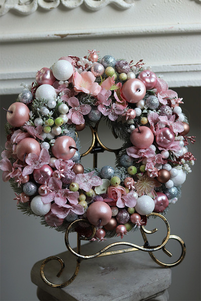 Pastelowy Czar Zimy, świąteczny wianek dekoracyjny	