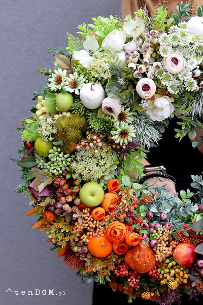 kolorowy wianek z owocami, Tęczowy Świat