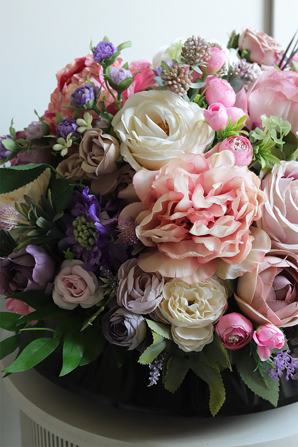 Bella Regreta, kompozycja nagrobna w misie