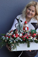 Dzieci Zimą, stroik świąteczny LED z dziadkiem