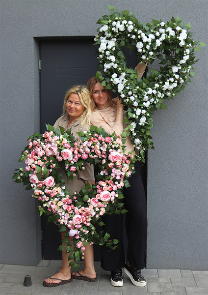 wieniec nagrobny w kształcie serca