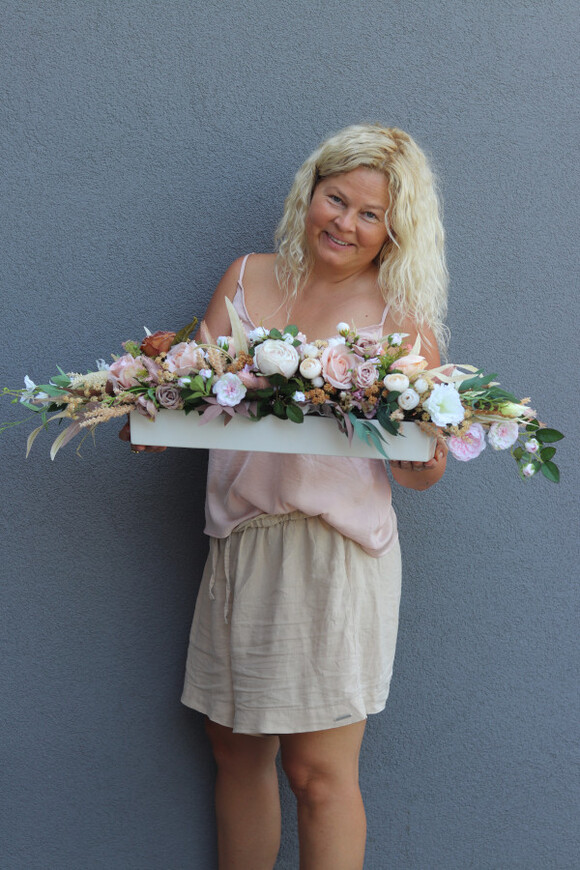 Boho Sofia Longia, kompozycja kwiatowa na długi stół