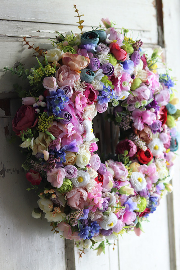 atrakcyjny kwiatowy wianek, Perrasa Olianna, śr.44cm 