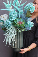 Szlachetna Morlano, kompozycja ze strelicją w wazonie