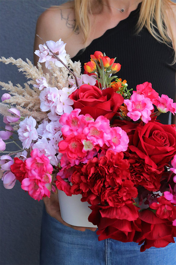 Laguel Amore Orange, dekoracja kwiatowa w naczyniu