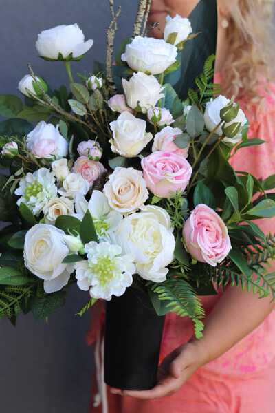 Monassa, bukiet nagrobny we wkładzie