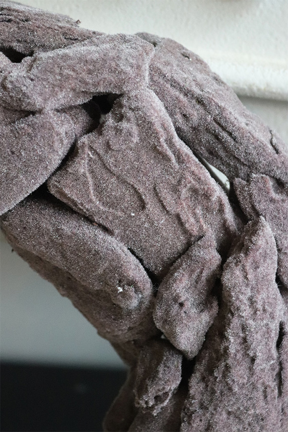 dekoracyjny wianek z ciemnego mchu, Velvetovy, fiolet