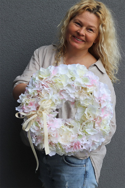 Helita Carmona, wysokiej jakości wianek z hortensjami