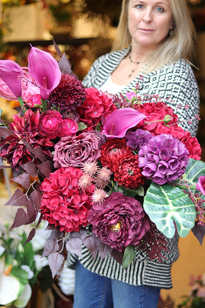 Bordo Cherry 2, kompozycja nagrobna w ceramicznej misie