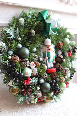 Czajkowski 2, świąteczny wianek z dziadkiem do orzechów, śr.29cm