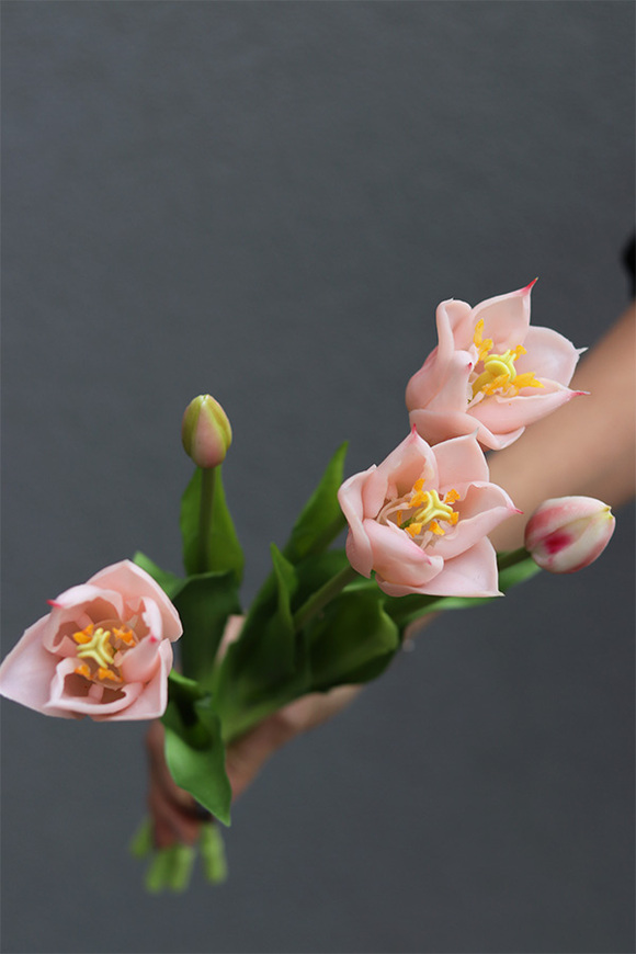 Marzo, bukiet tulipanów silikonowych