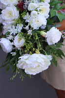 Monaco, długi bukiet nagrobny, dł.79cm
