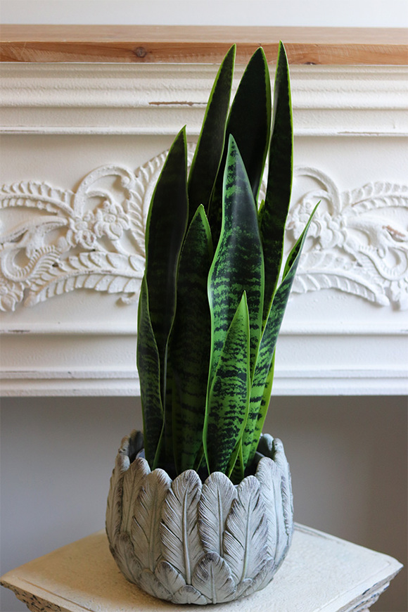 Sansewieria Gerra, roślina sztuczna w ceramicznej donicy
