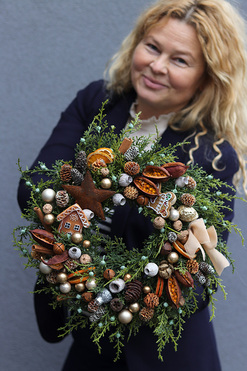 Brownie, świąteczny wianek na drzwi, śr.35cm 