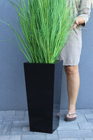 Black Hampton Fiberglass, trawa w czarnej donicy