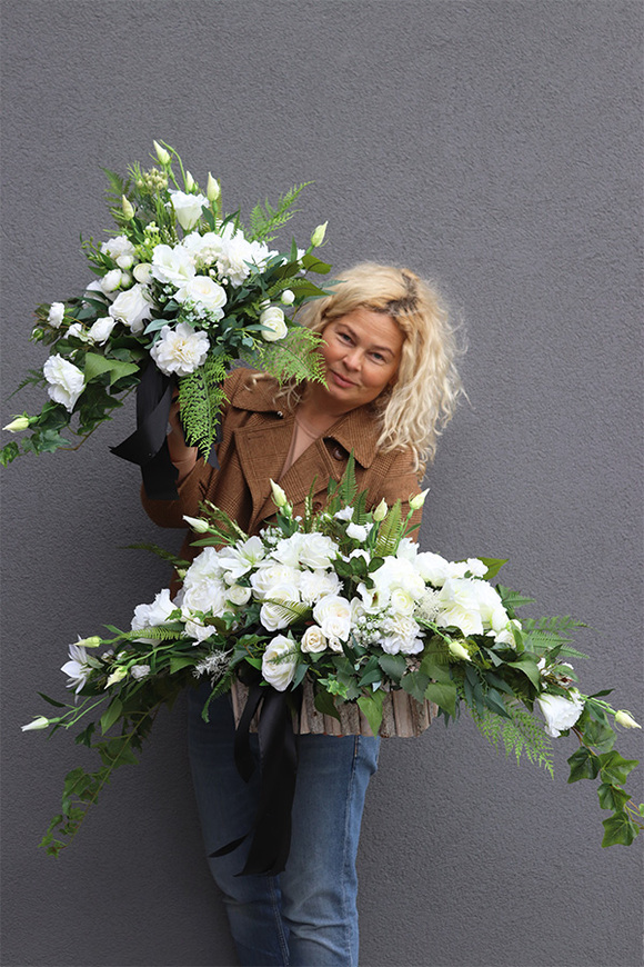 Białe Wspomnienia 2, dekoracja nagrobna w skrzynce