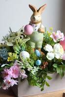 Easter Bunny Concrete, stroik wielkanocny z zajączkiem	