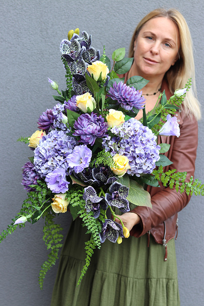 Ricotela, elegancki bukiet nagrobny we wkładzie, wys.64cm
