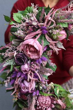 Liliowe, asymetryczny wianek do powieszenia, dł.63cm, śr.40cm