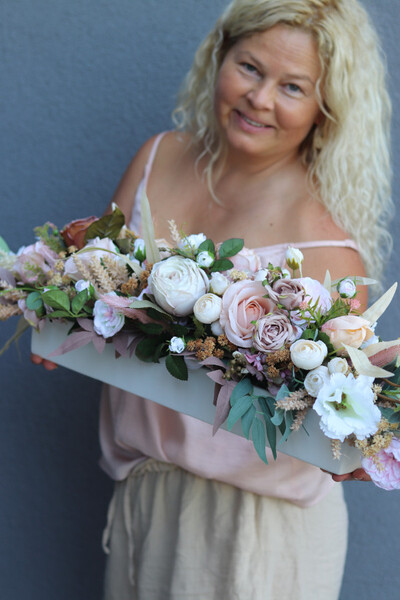 Boho Sofia Longia, kompozycja kwiatowa na długi stół