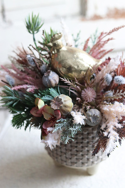 stroik wielkanocny ze złotą kurą, Kukuryku, wym. 25x33cm