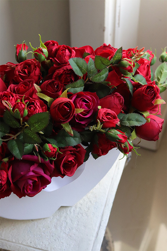 Miłość, flowerbox w kształcie serc