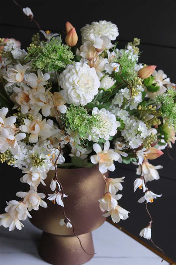 Nemilana, wiosenna kompozycja w pucharze