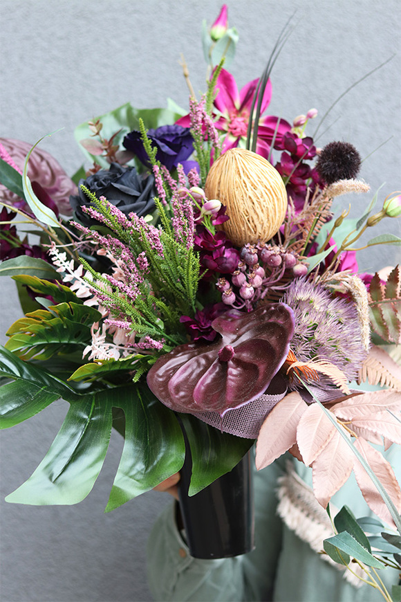 Plum Nedia, bukiet nagrobny we wkładzie