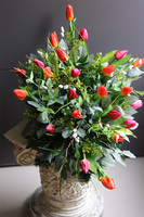 Czerwień Tulipanów, wiosenna wiązanka nagrobna